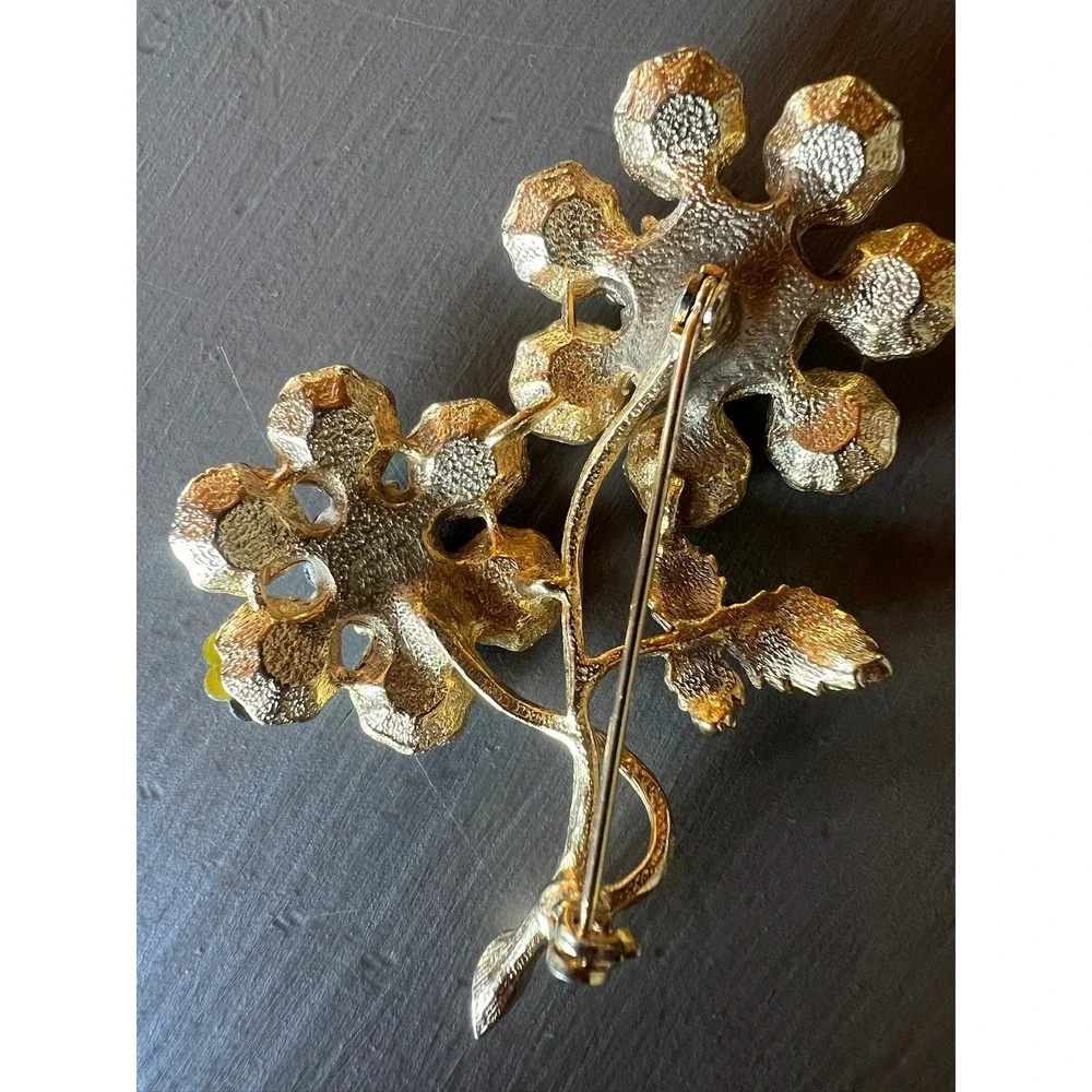 N/A gold tone